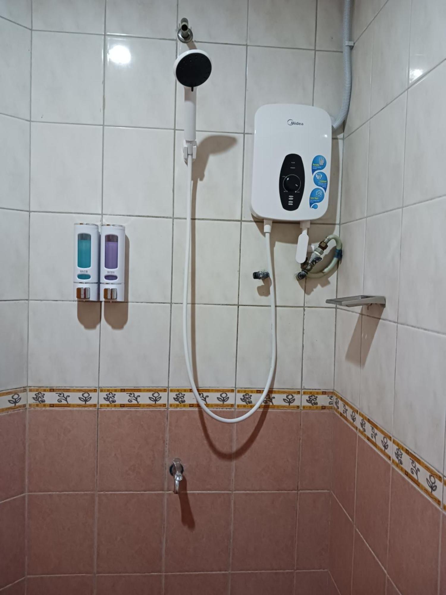 Aecotel Sandakan Bagian luar foto